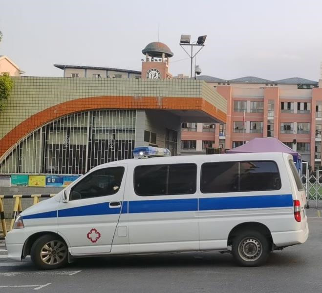 临城救护车出租护送骨折病人一公里多少钱